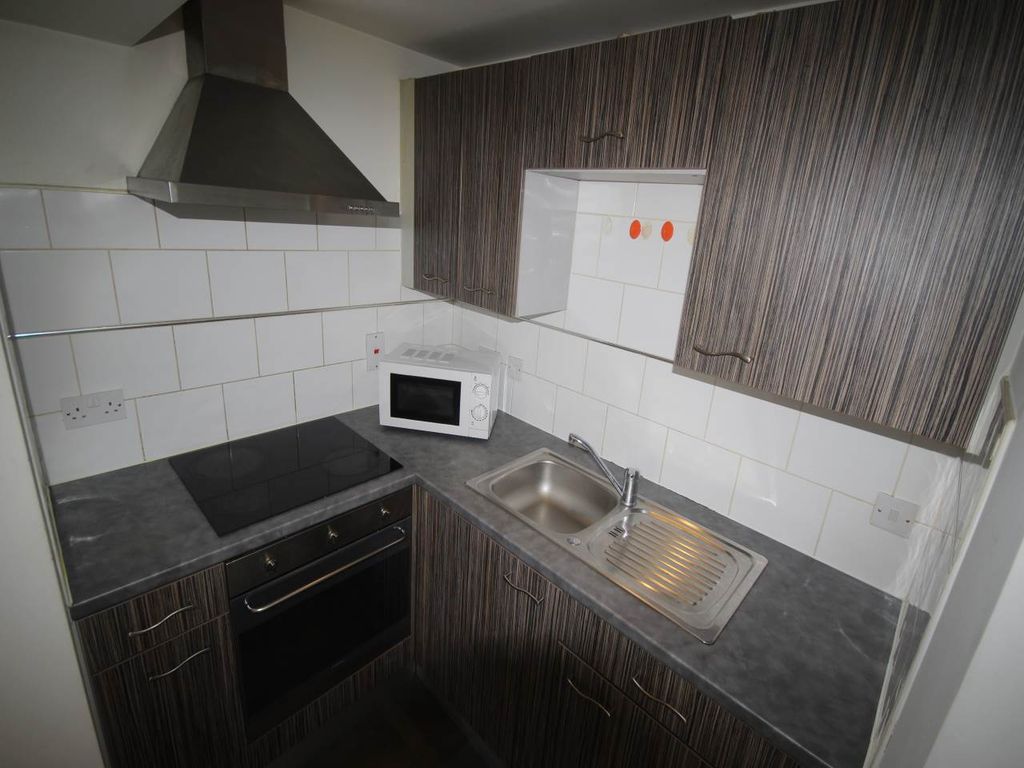 Property photo 3 of 7 Kitchen