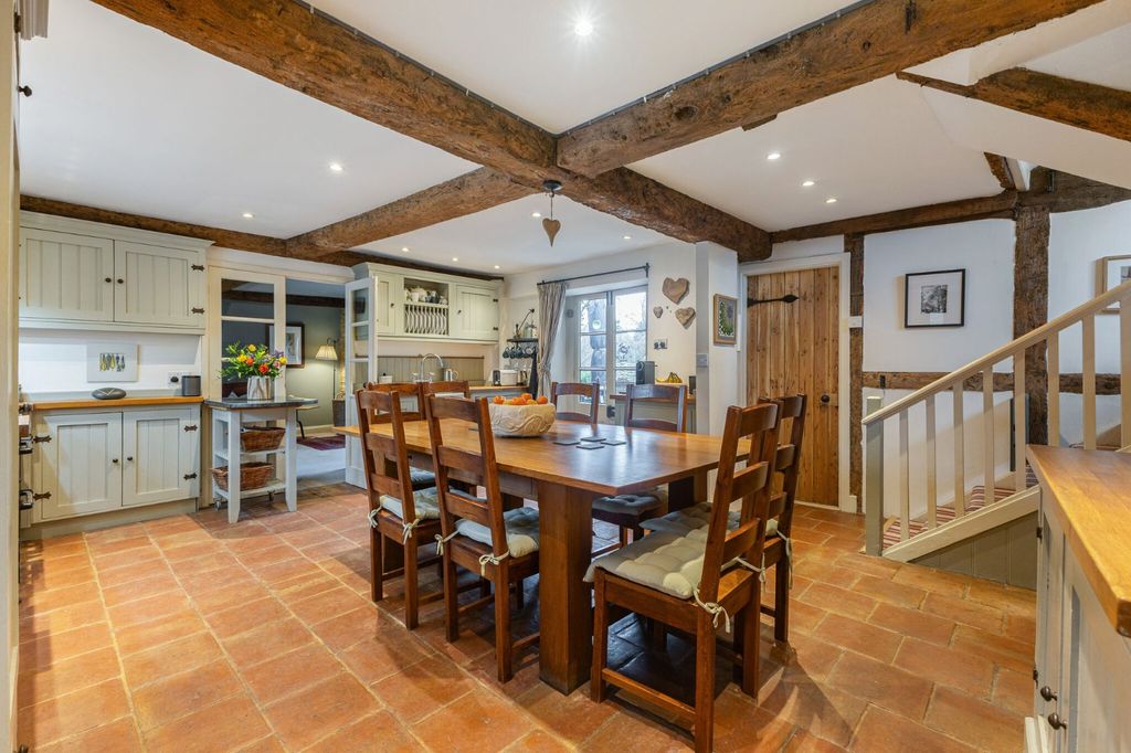 Property photo 2 of 18 Picture No. 16