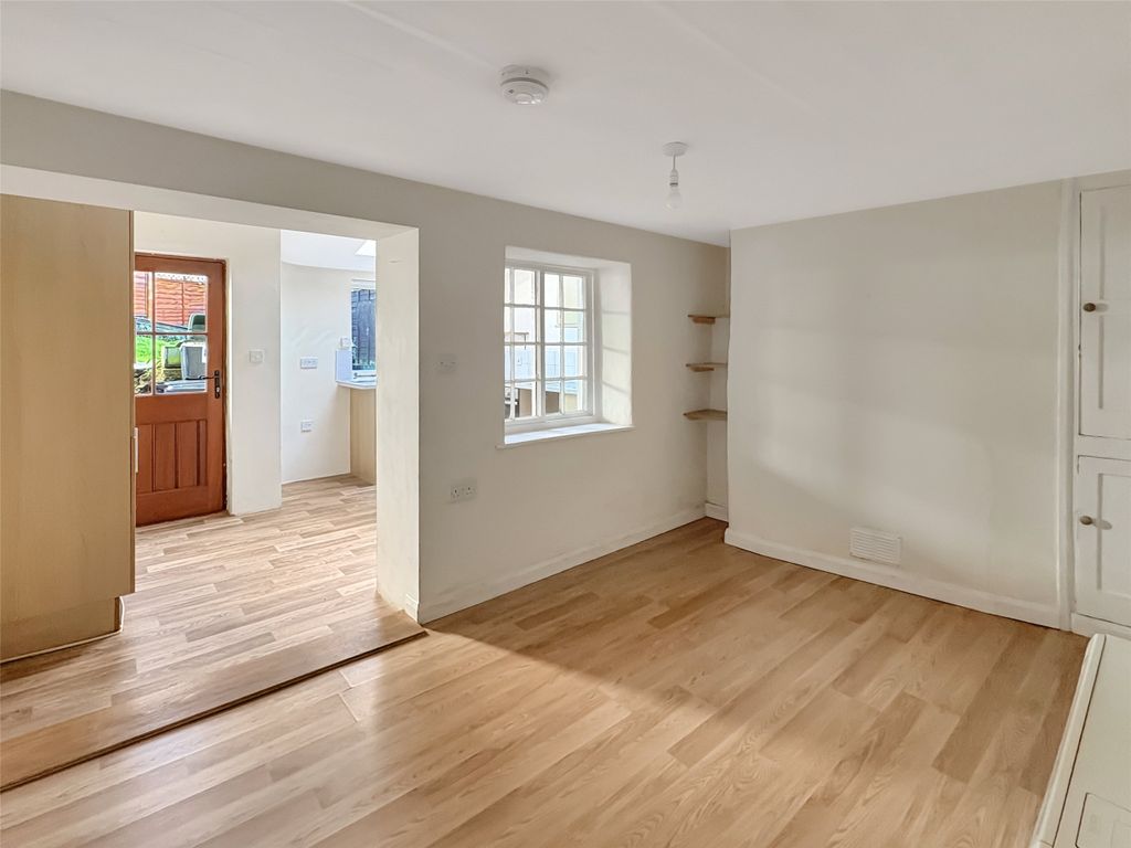 Property photo 3 of 10 Picture No. 02