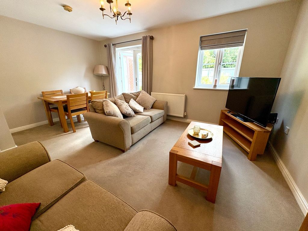 Property photo 2 of 11