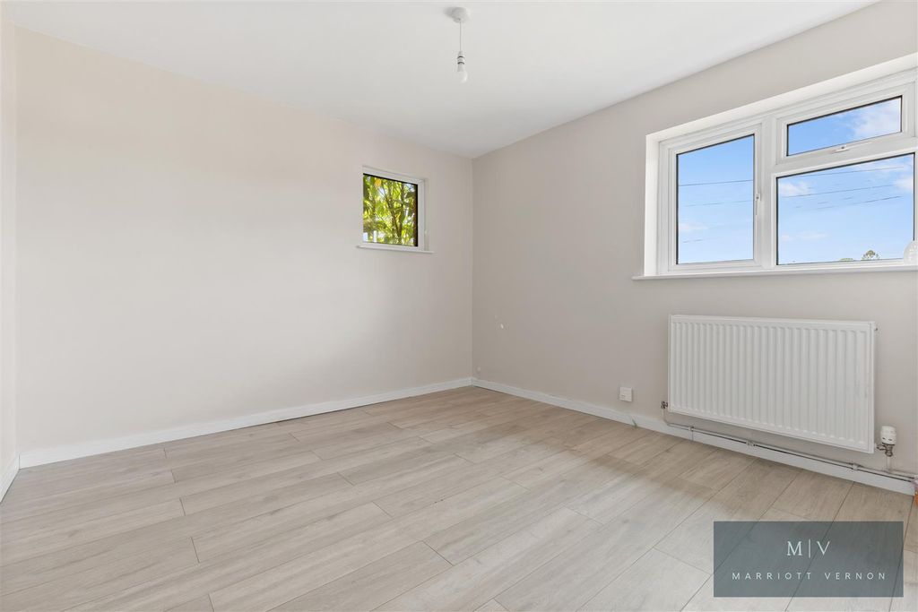 Property photo 3 of 10 The Square 13 MV-4.Jpg