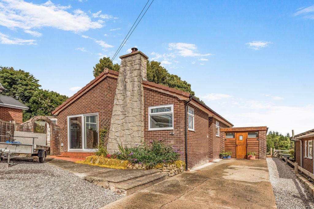 Property photo 1 of 14 Front
