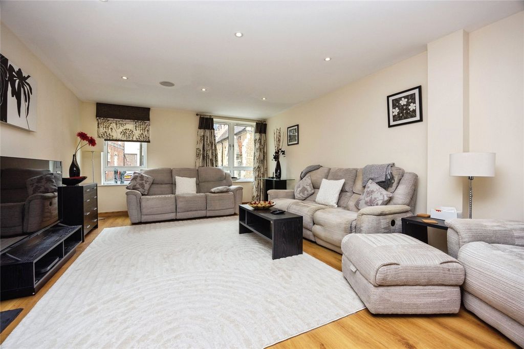 Property photo 3 of 16 Picture No. 07