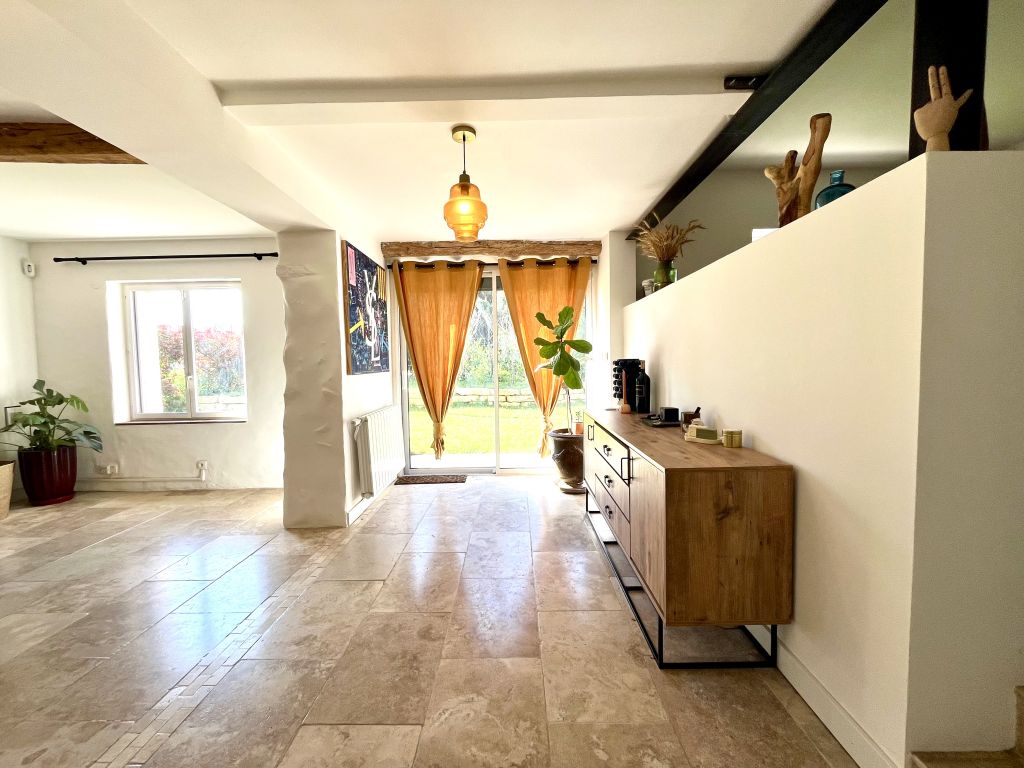 Property photo 3 of 25