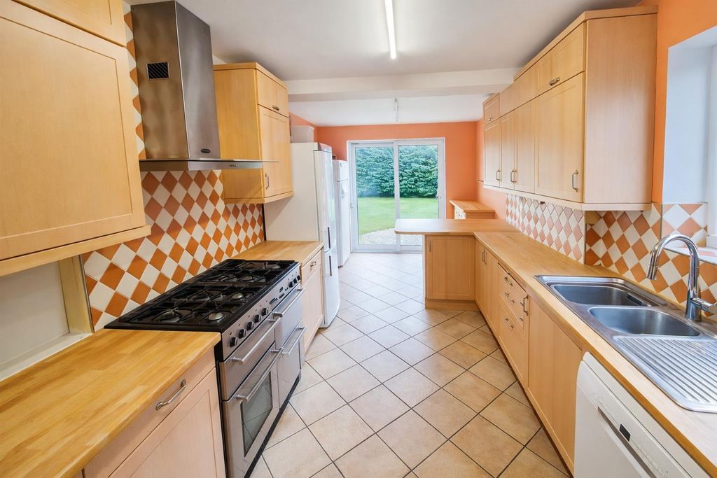 Property photo 2 of 21 2.Png