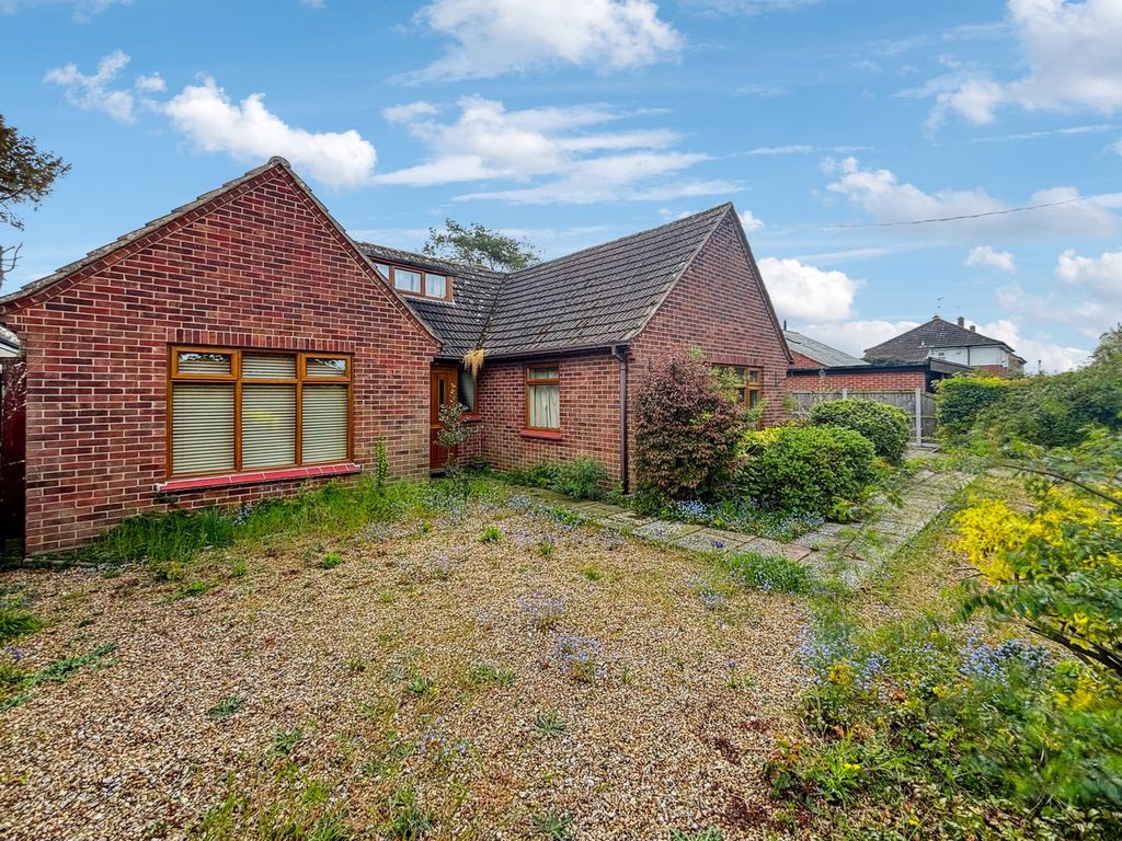 Property photo 2 of 17