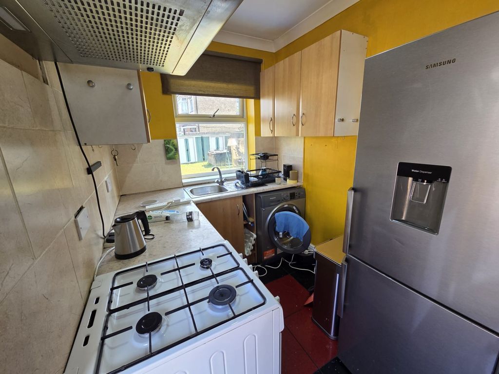 Property photo 3 of 6 Gallery