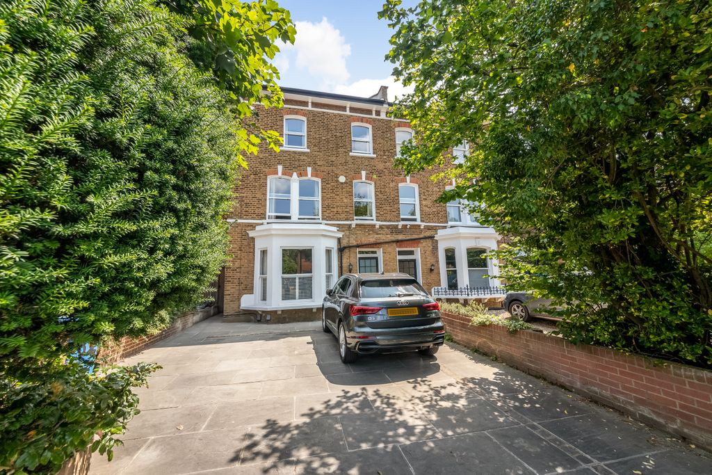 Property photo 1 of 20 External