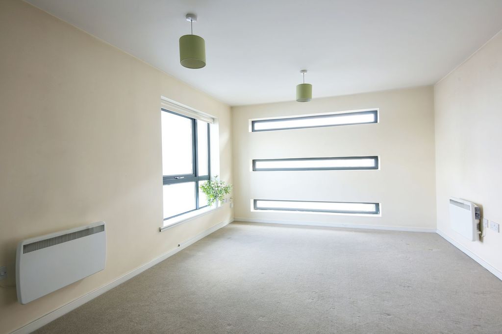 Property photo 2 of 14 Lounge