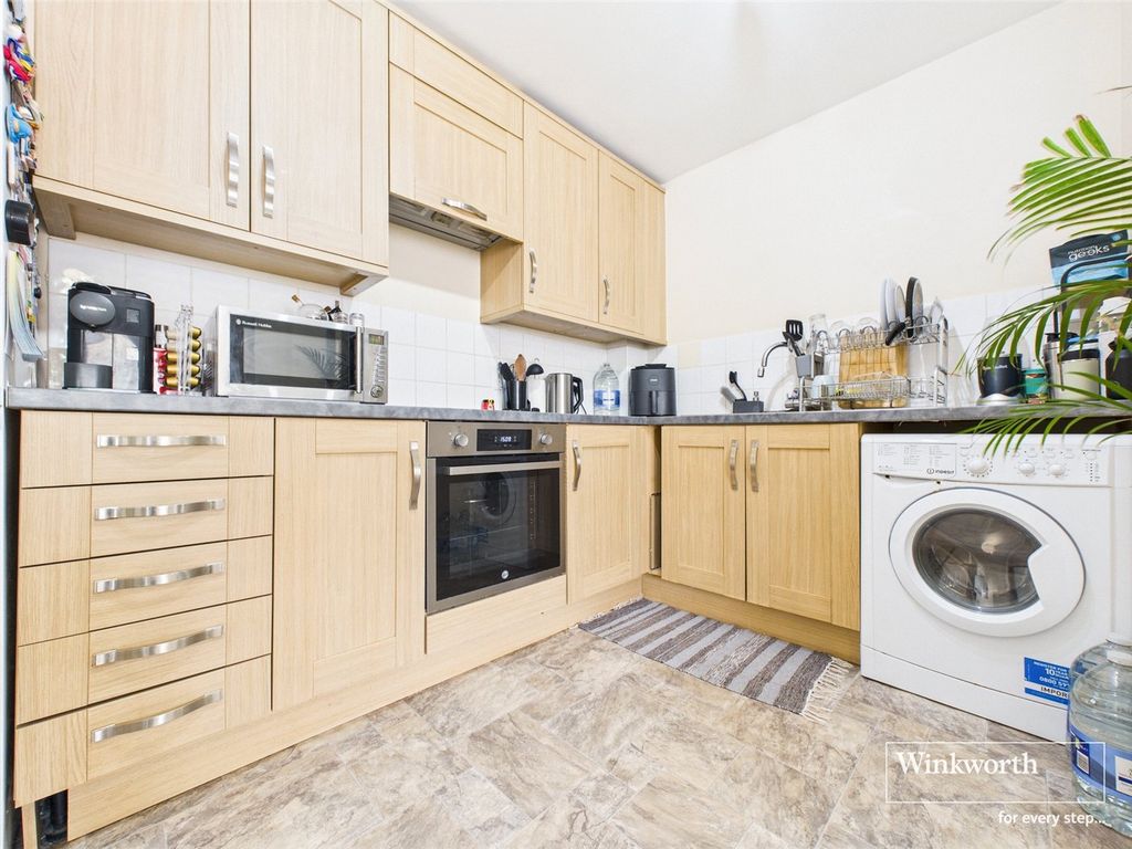Property photo 2 of 7 Picture No. 19