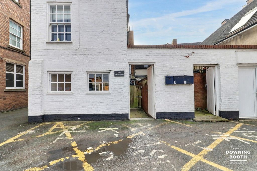 Property photo 2 of 20