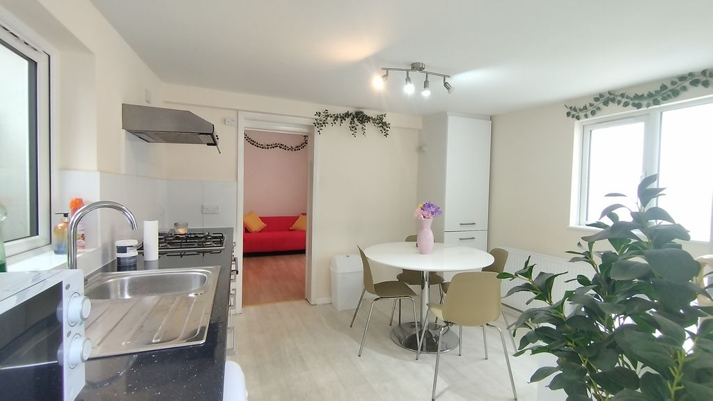 Property photo 1 of 15 Bedroom 1