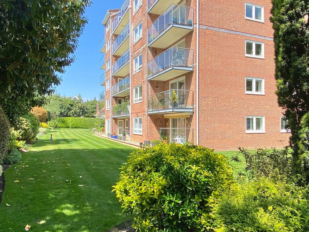 Property photo 2 of 17