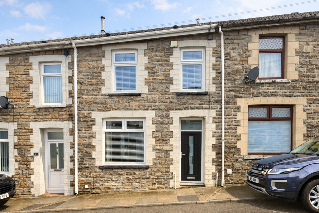 Property photo 1 of 18 77942C4E-5159-4158-8171-40E1D3F0F5DC