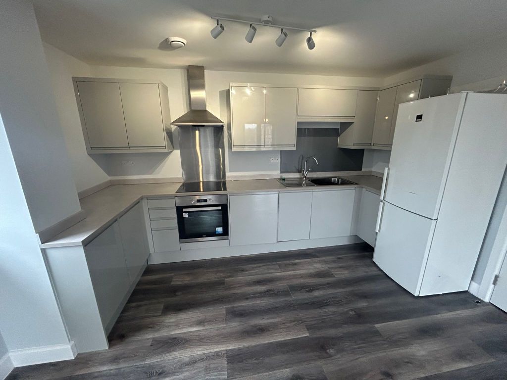 Property photo 3 of 6 Kitchen