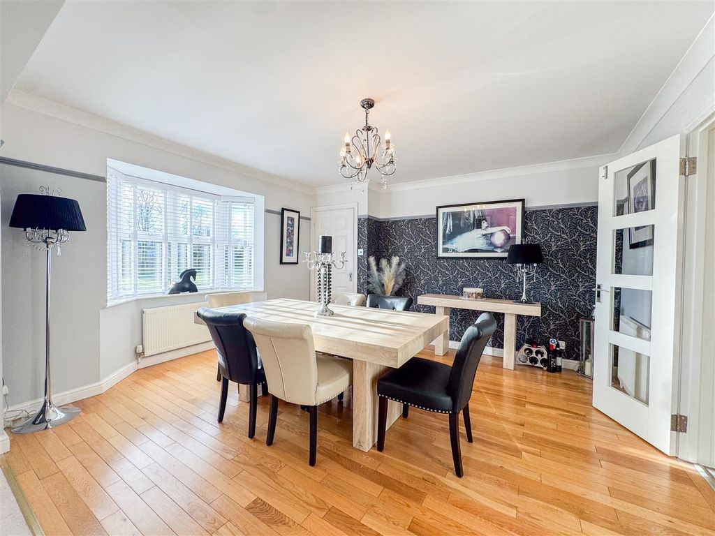 Property photo 3 of 26 Formal Dining Room