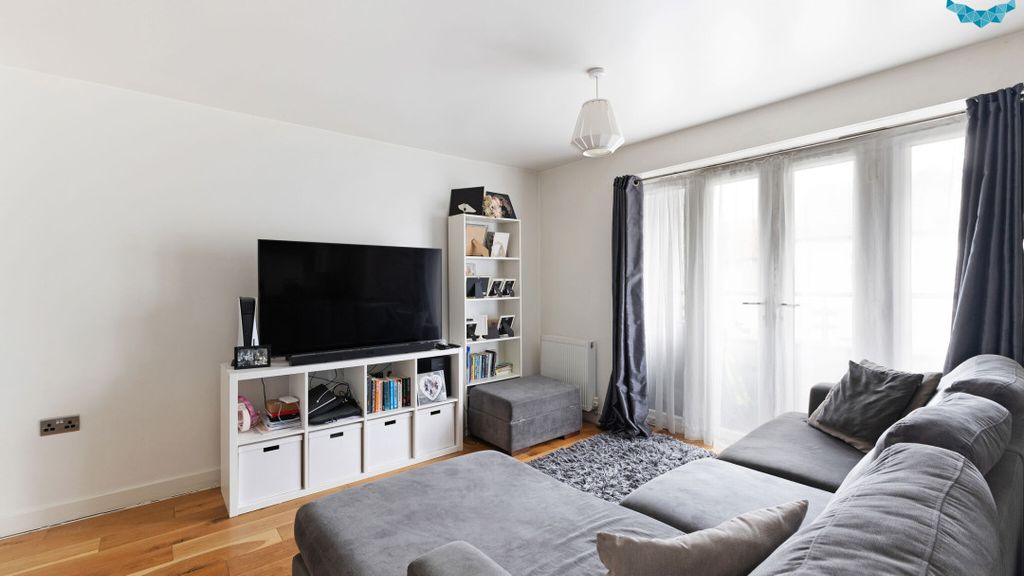 Property photo 2 of 19