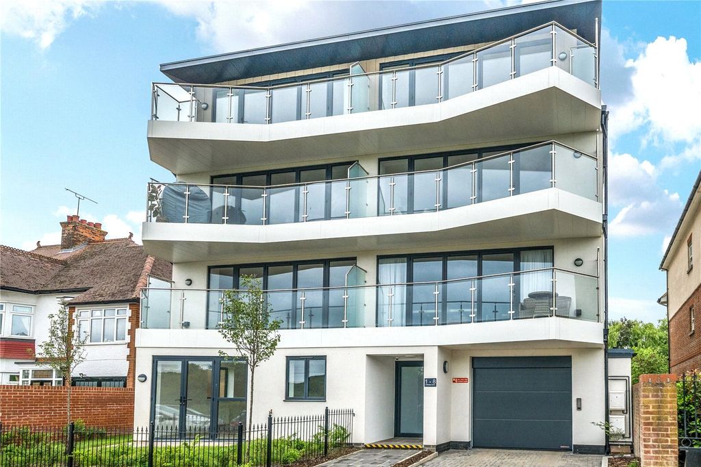Property photo 3 of 18 Picture No. 02