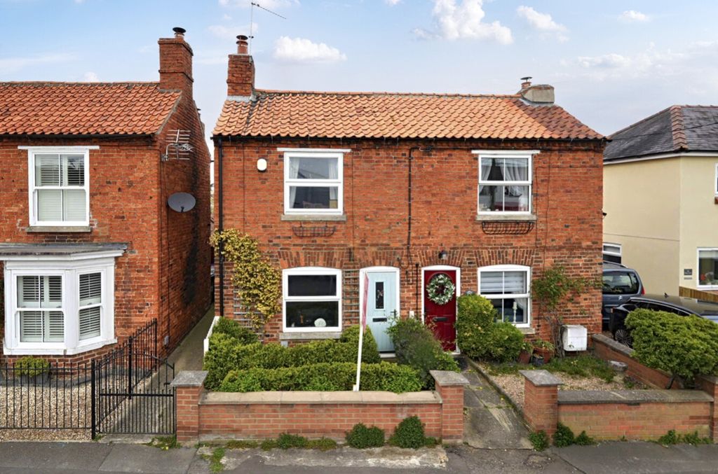 Property photo 1 of 14 5-69Df30166124d-3-69De5Ec5B251A-1445844-Jpg-3-5 (1