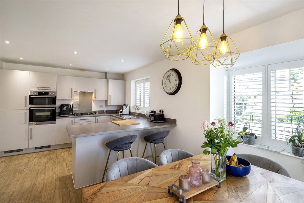 Property photo 2 of 23 Picture No. 10