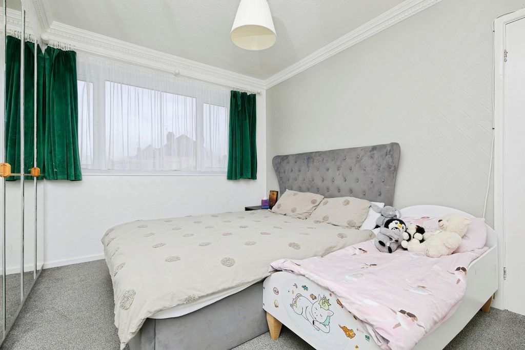 Property photo 3 of 18 Bedroom One