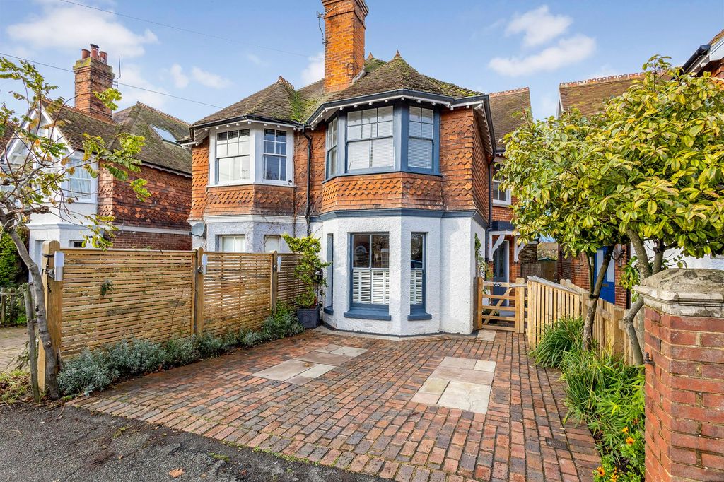 Property photo 1 of 27