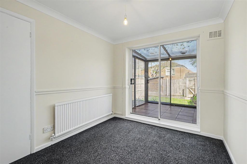 Property photo 3 of 16 Dining Area.Jpeg