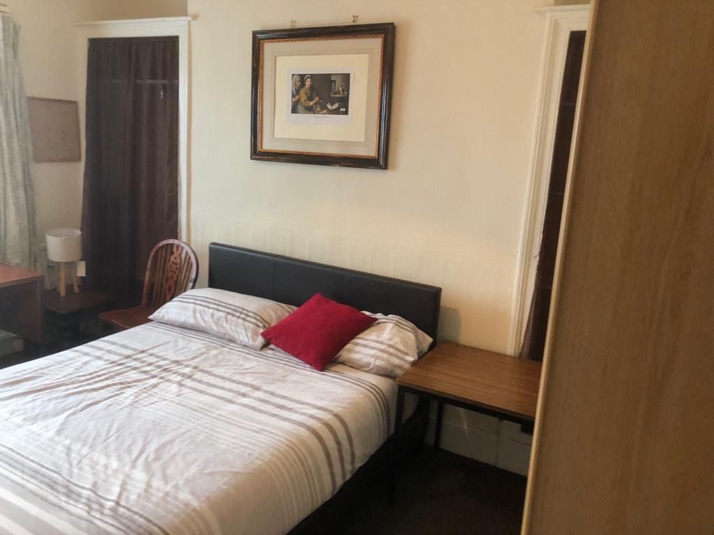 Property photo 1 of 2