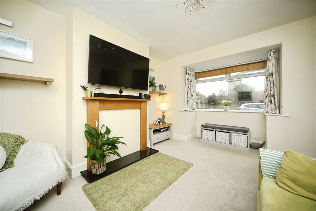 Property photo 2 of 21 Picture No. 13