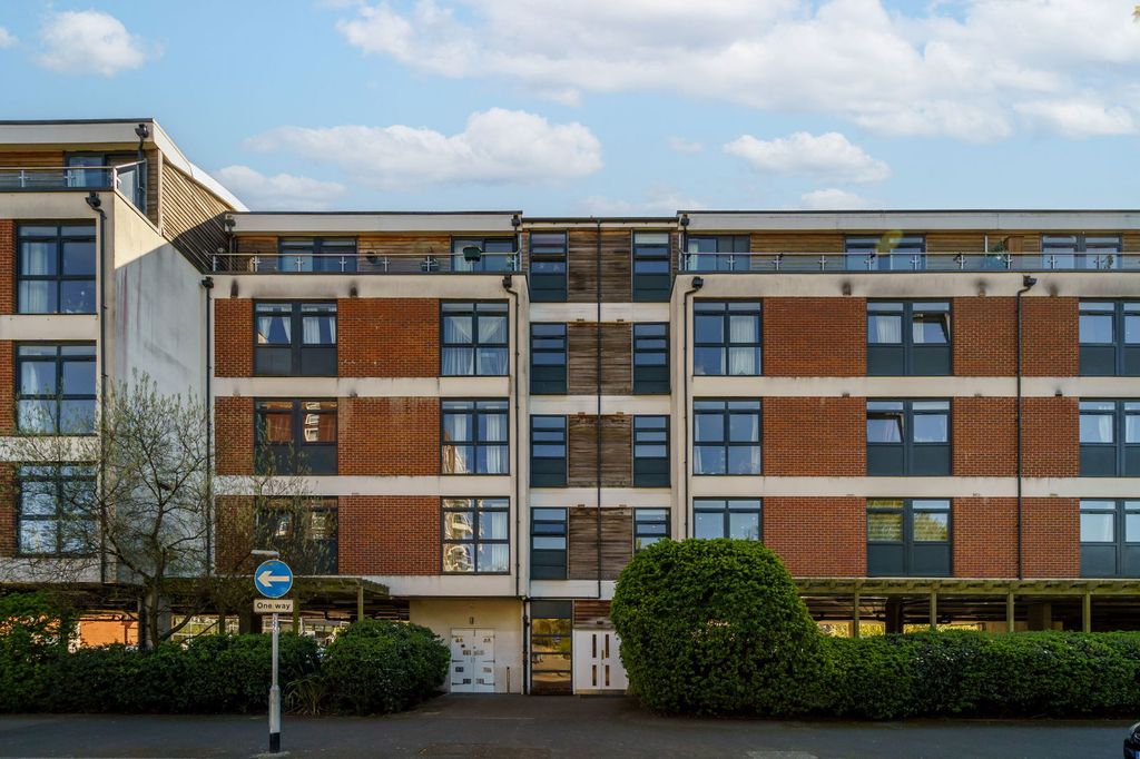 Property photo 1 of 8