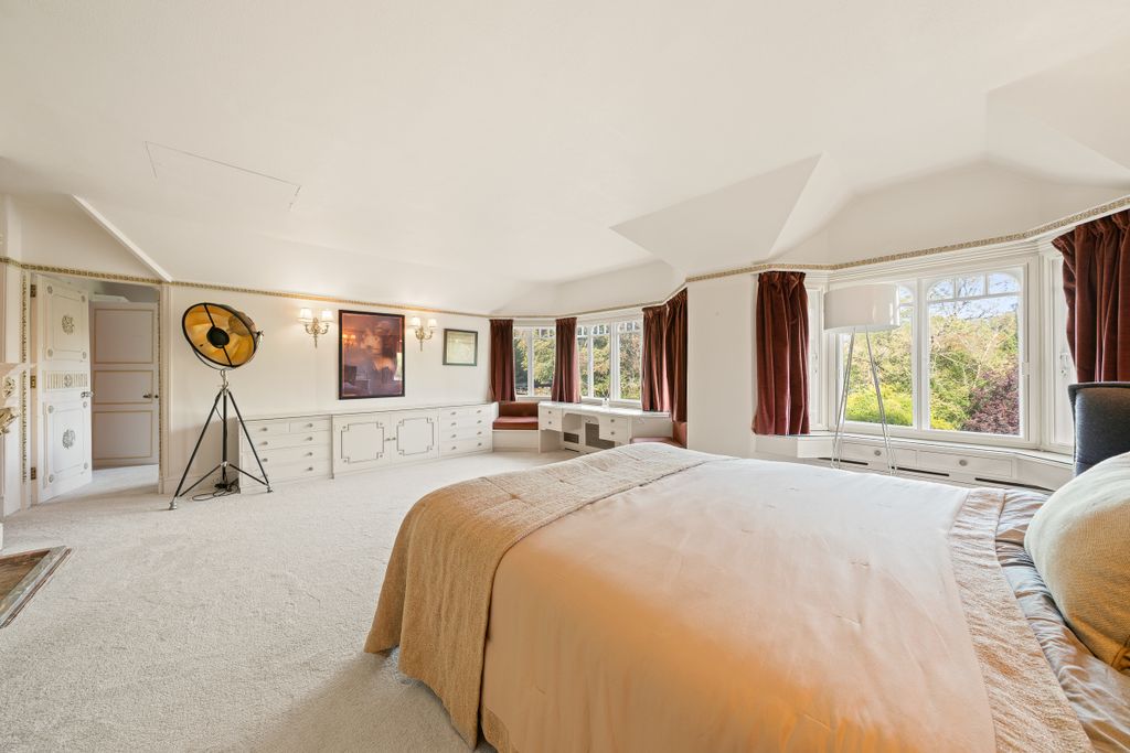 Additional image 20 of 6 bed property for saleGibraltar Lane Cookham, Maidenhead, Maidenhead SL6