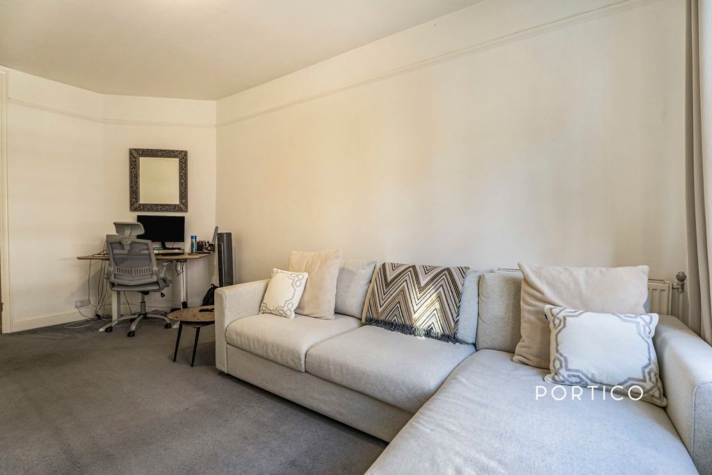 Property photo 3 of 10 Pbox-Img.Jpg