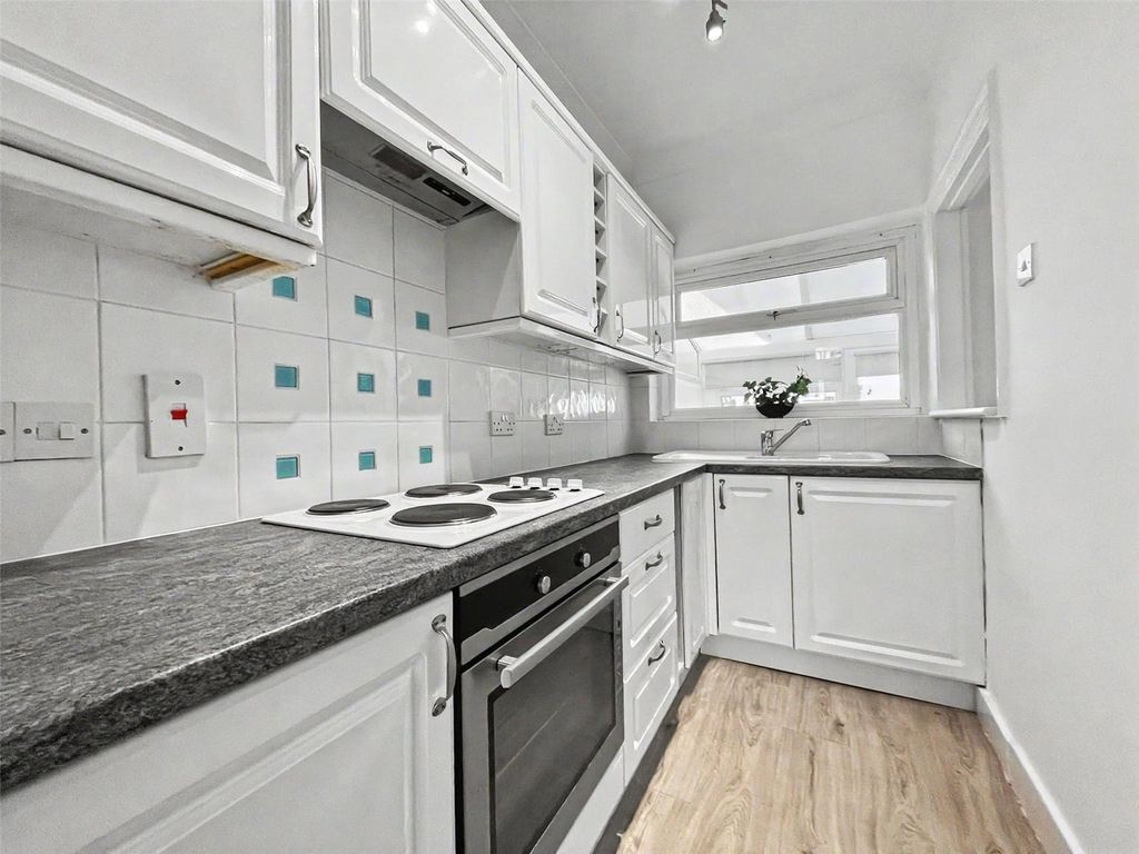 Property photo 2 of 16 Picture No. 06