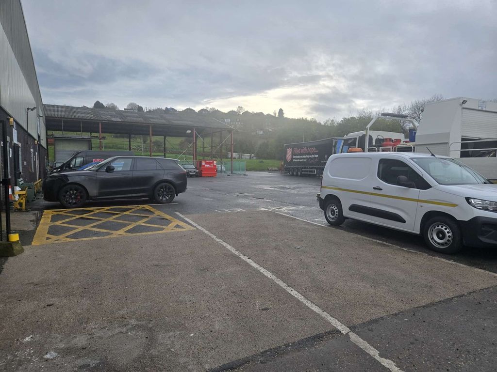 Property photo 1 of 4