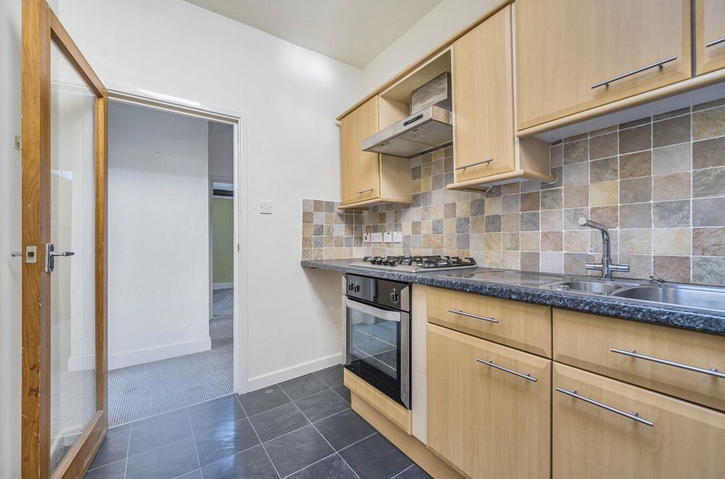 Property photo 2 of 9 Picture No. 24