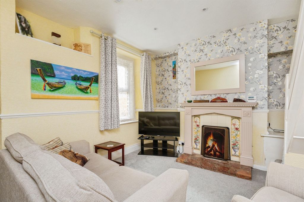 Property photo 1 of 19