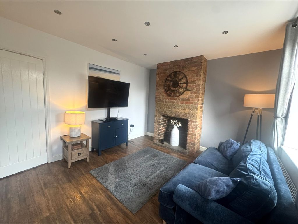 Property photo 3 of 10 Living Room