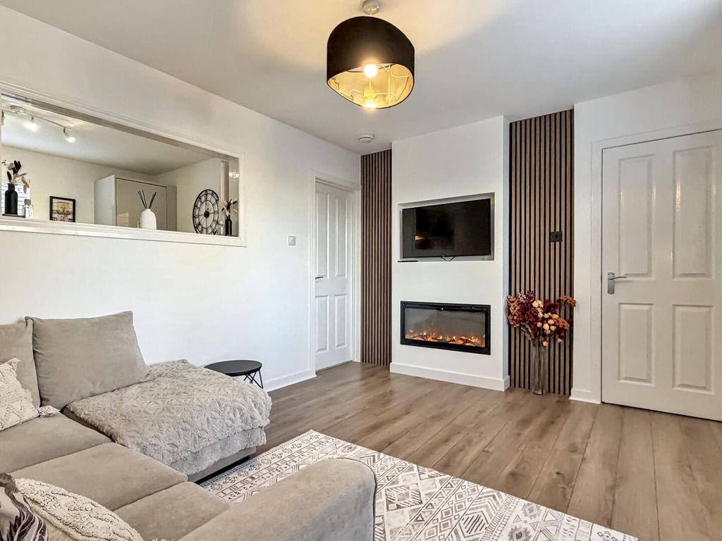 Property photo 3 of 12 Living Room