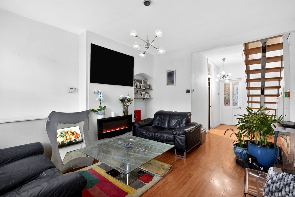 Property photo 2 of 14 Reception Room