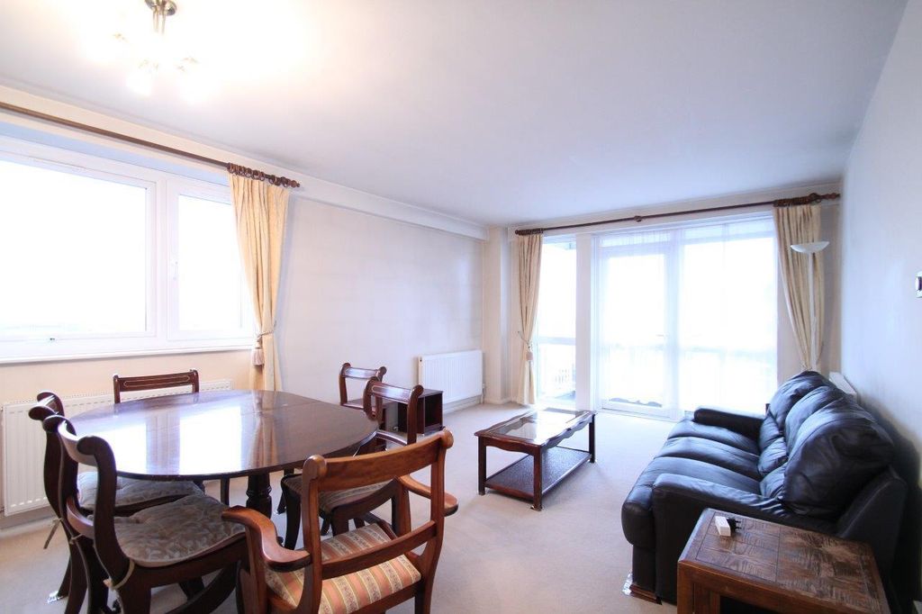 Property photo 3 of 8