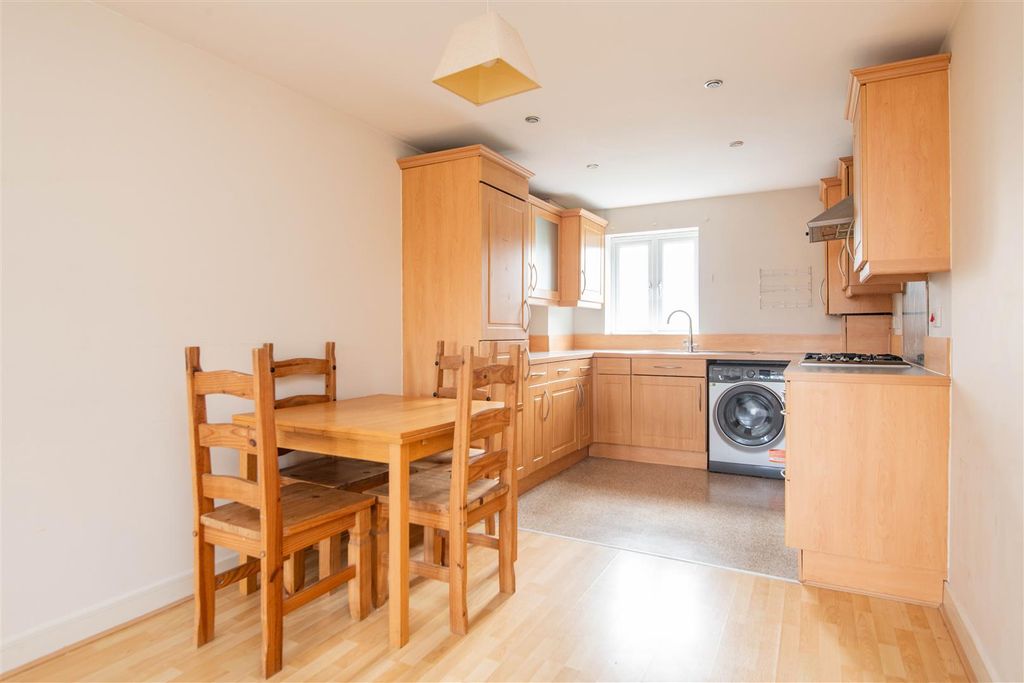 Property photo 3 of 14 Kitchen