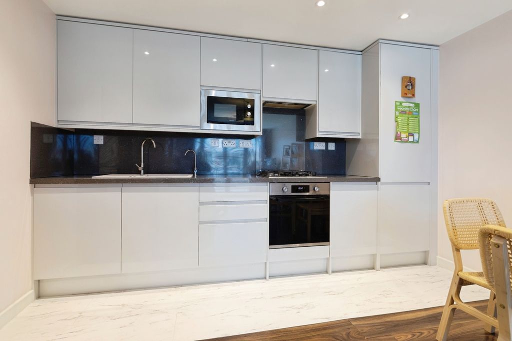 Property photo 3 of 20 Pbox-Img.Jpg