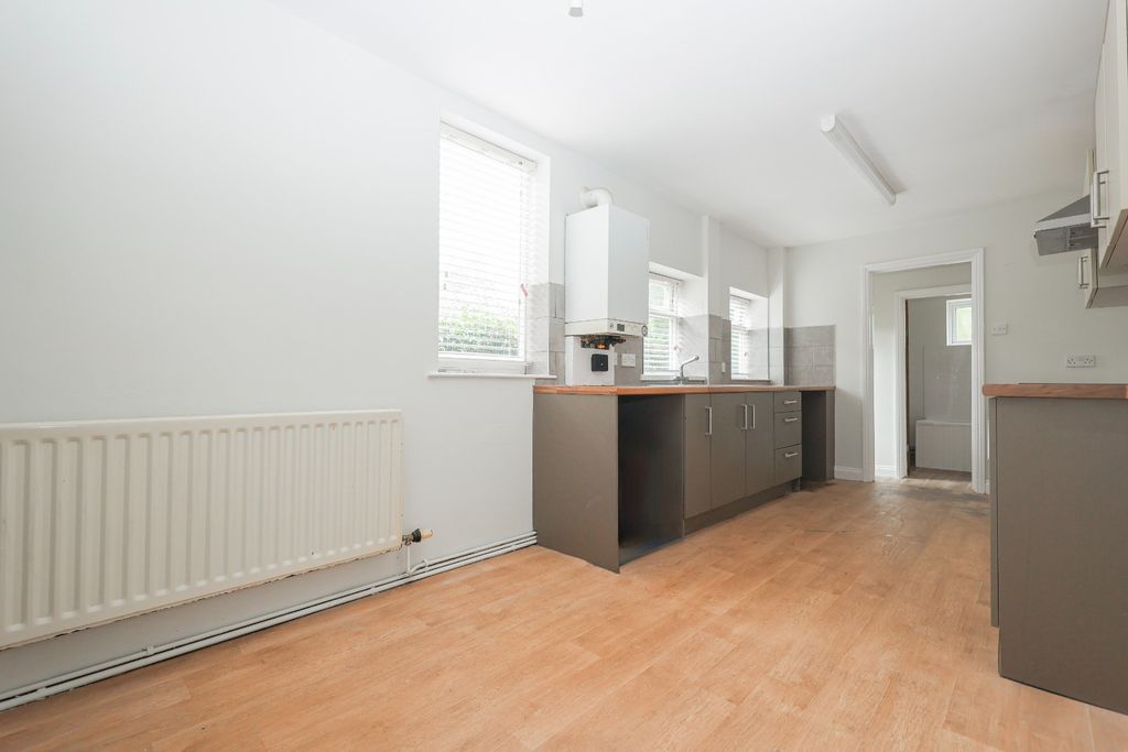 Property photo 2 of 18 5226542