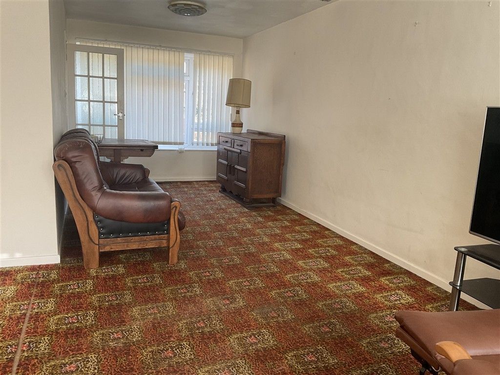 Property photo 2 of 9 Lounge