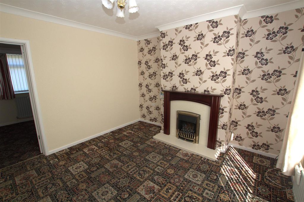 Property photo 2 of 9 Living Room .Jpg