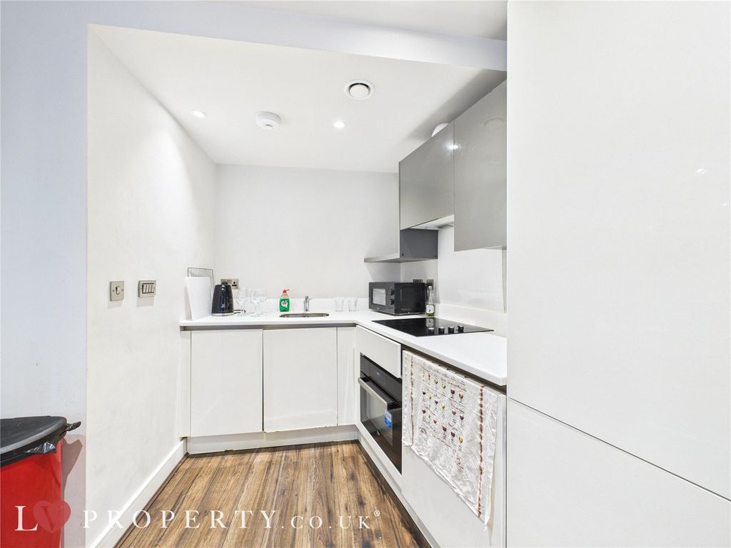 Property photo 3 of 12 Picture No. 02