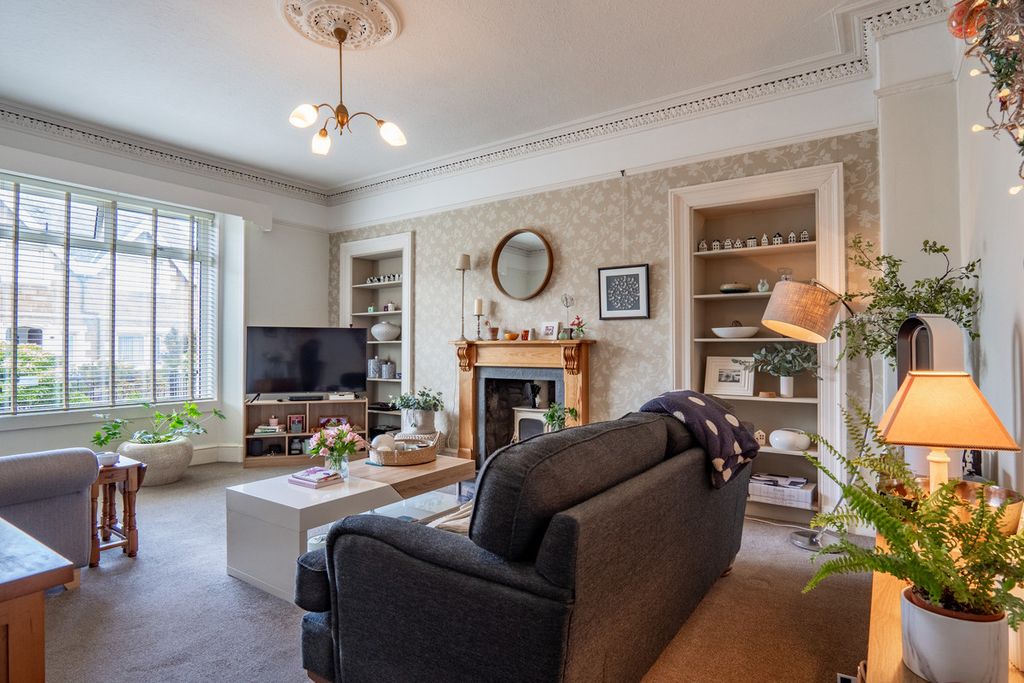 Property photo 2 of 50