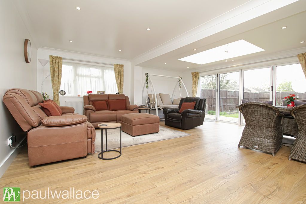 Property photo 2 of 15 Lounge / Diner