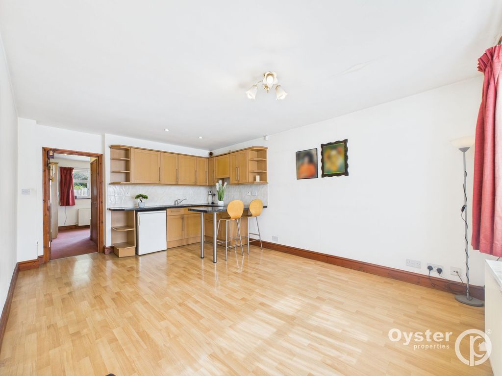 Property photo 3 of 15 Reception