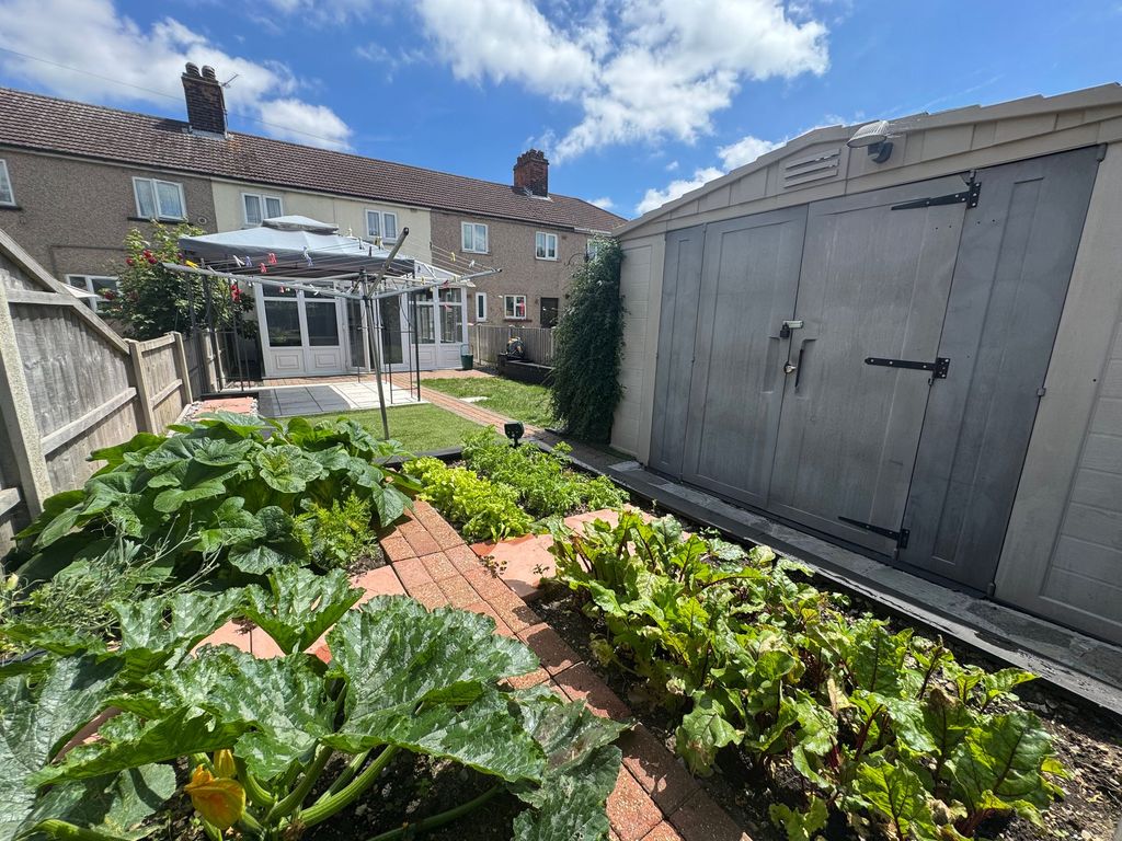 Property photo 2 of 11 Garden